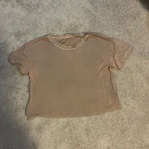 brown old navy tee shirt